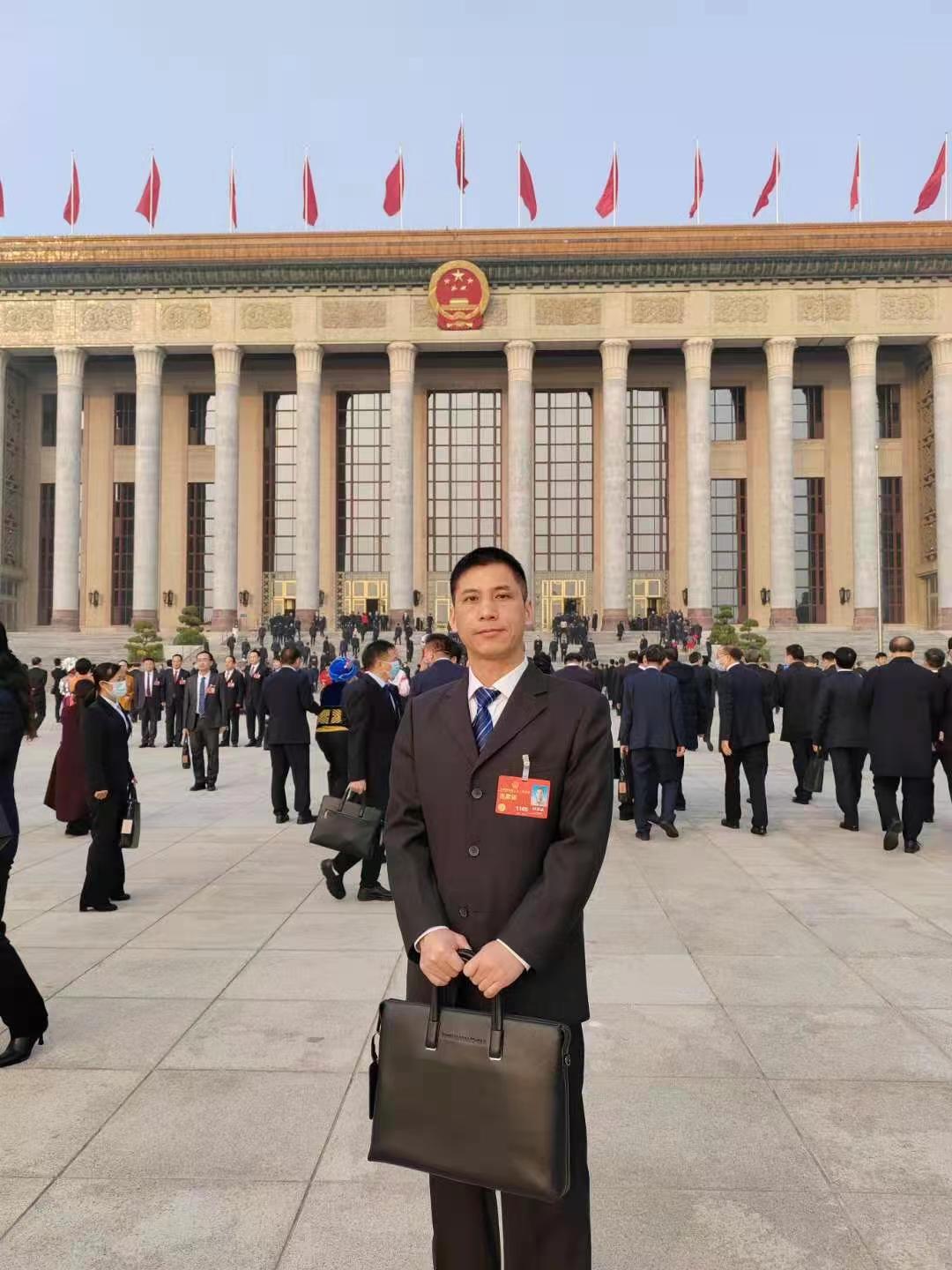 传递两会精神 凝聚奋进力量——古天乐代言太阳集团138贵溪公司全国人大代表何雄斌履职归来忙宣讲